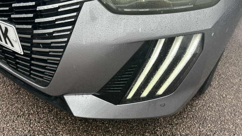 Peugeot 208 1.2 PureTech 100 Allure 5dr Petrol Hatchback